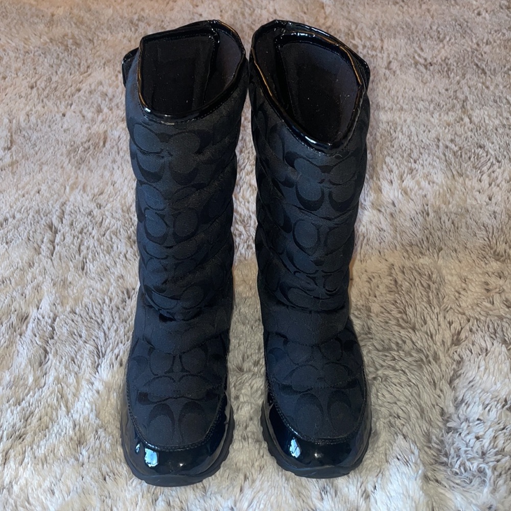 Black bubble coach boot